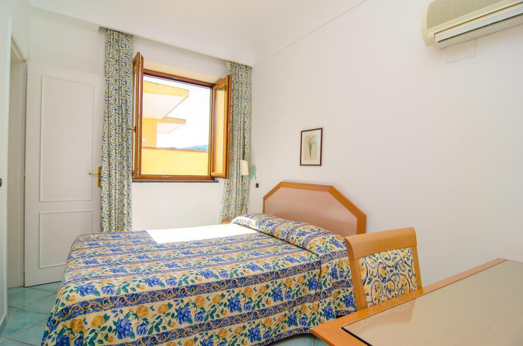 La Capannina - Hotel & Apartments Ischia Exterior foto